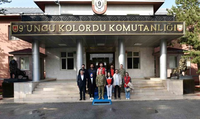 Kolordu Komutanı Algan'a gençlik ziyareti