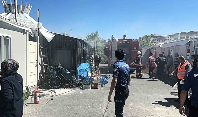 Konteyner yangını büyümeden kontrol altına alındı