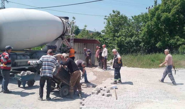Köy halkı birlik oldu el ele çalıştı