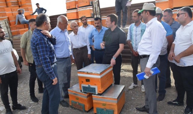 Kozluk'ta arıcılara organik kovan dağıtımı yapıldı