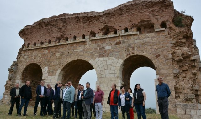 Künkcü'den Tralleis'te tarihi toplantı