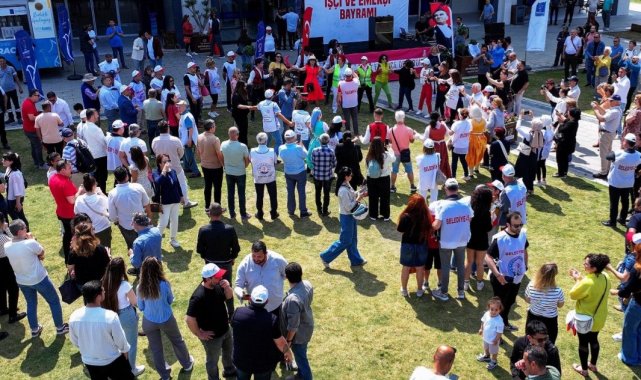Kuşadası Belediyesi'nde 1 Mayıs coşkuyla kutlandı