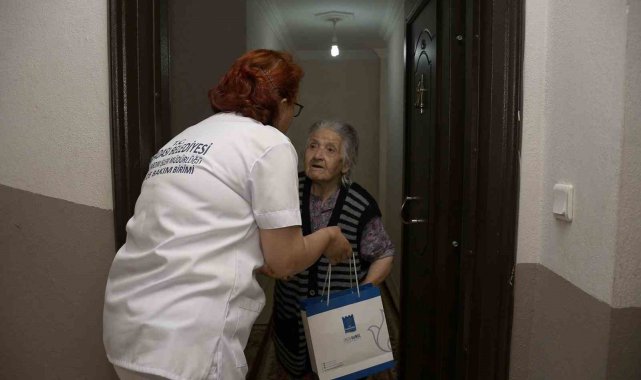 Kuşadası'nda erken Anneler Günü sürprizi