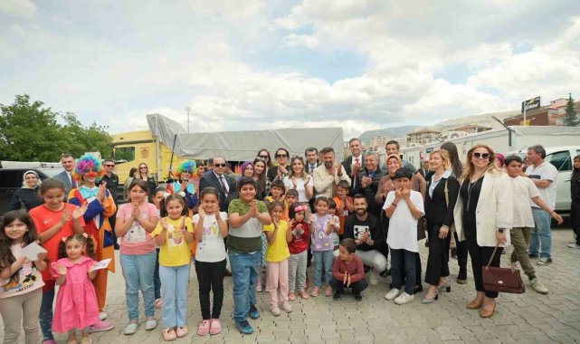 Malatyalı depremzede anneler ve çocuklarına Sivas'tan anlamlı ziyaret