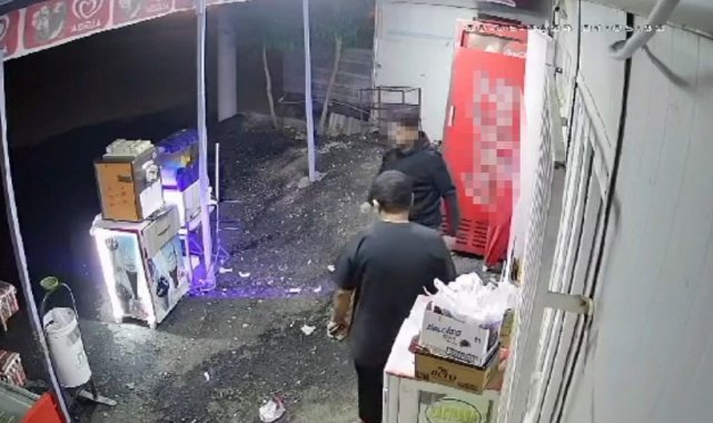 Mardin'de 2 kişi sokak ortasında bıçaklandı, saldırı anı kameraya yansıdı