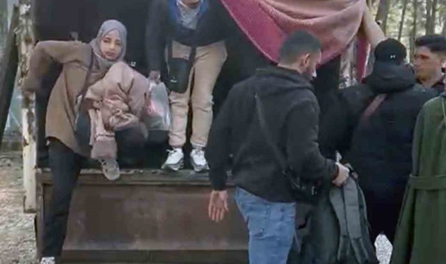 Marmaris'te bir kamyon düzensiz göçmen yakalandı