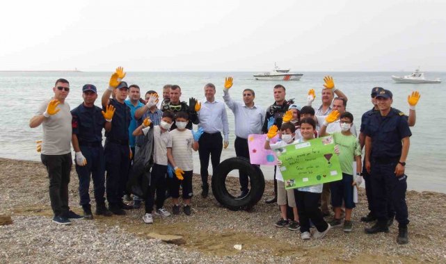 Mersin'de deniz altında ve sahilde çevre temizliği yapıldı