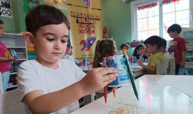 Mersin'de minikler 'Bilişim Haftası'nda teknolojiyle buluştu