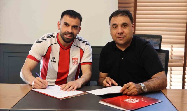 Murat Paluli 2 yıl daha Sivasspor'da
