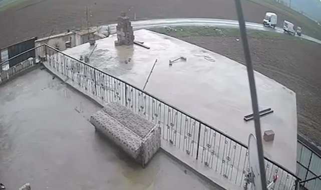 Niğde'de 1 kişinin öldüğü, 2 kişinin yaralandığı kaza güvenlik kamerasında