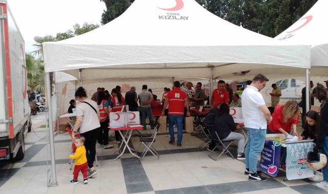 Öğrenciler velilerini ikna etti kan bağışına yoğun ilgi oldu