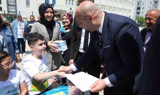 Öğrencilerden 'Hayallerim Gerçek Olsa' kitabı