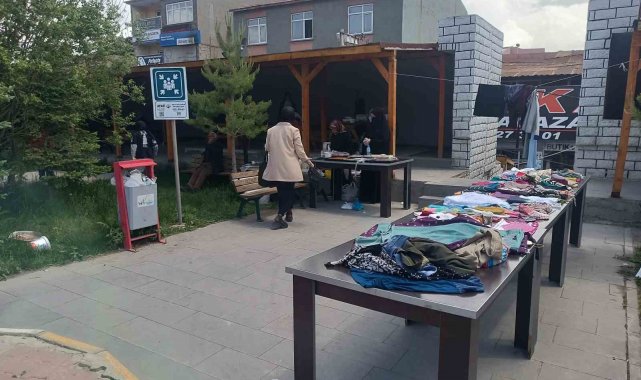 Özalp'te yetim ve kimsesizler yararına yardım kampanyası düzenlendi