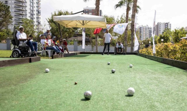 Özel bireyler Ortopedik Engelliler Bocce Turnuvası'nda yarıştı