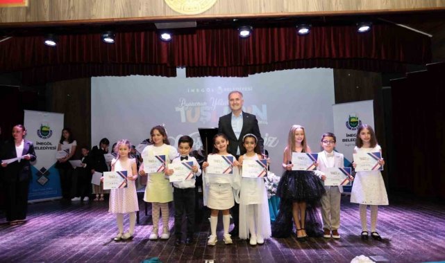 Piyanonun küçük üstatları performanslarıyla mest etti