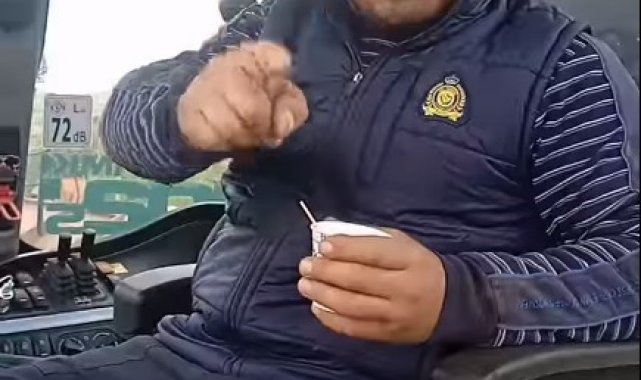 "Aferin" dediği hırsıza eşyaları getirmesi için para teklif etti