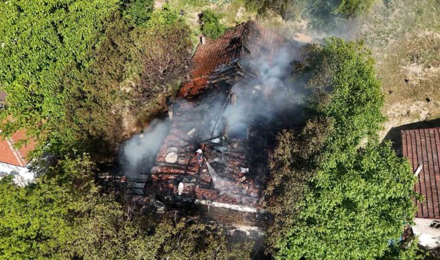 Safranbolu'da iki katlı müstakil ev yangında zarar gördü
