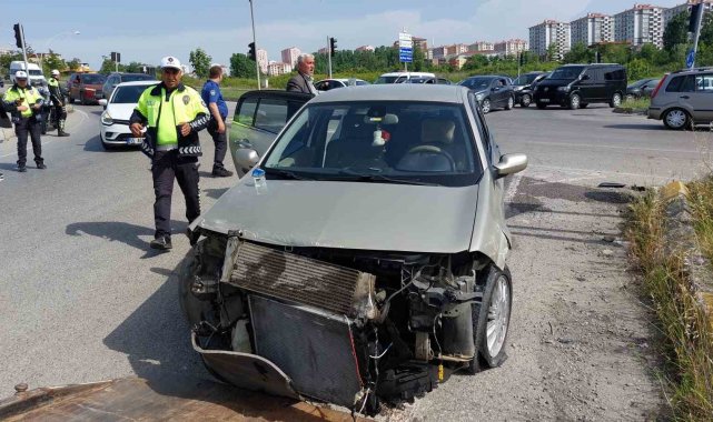 Samsun'da otomobil tır ile çarpıştı: 1 yaralı