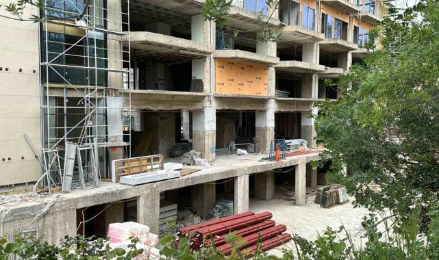 Sarıyer'de 34 yıldır bitmeyen 27 katlı bina için yıkım kararı
