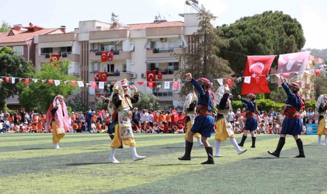 Selçuk'ta halk oyunlarına ilgi giderek artıyor