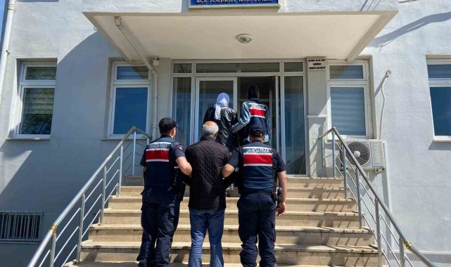 Silahlı terör örgütüne üye oldukları ileri sürülen 2 kişi İstanbul'da yakalandı