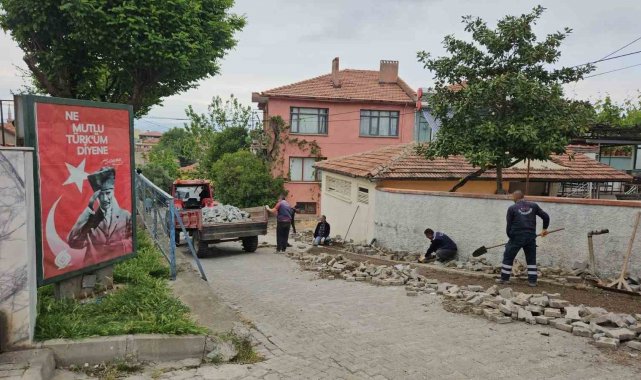 Sındırgı'da park, bahçe ve mesire alanlarında bahar temizliği