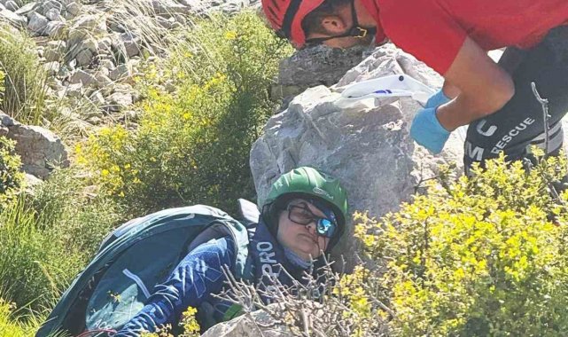 Single atlayış yapan Rus pilot pistin 30 metre altına düştü