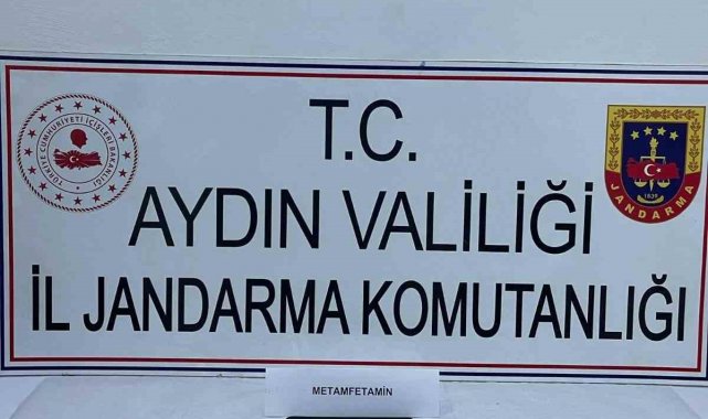 Şüpheli şahısların üzerlerinden uyuşturucu madde ele geçirildi
