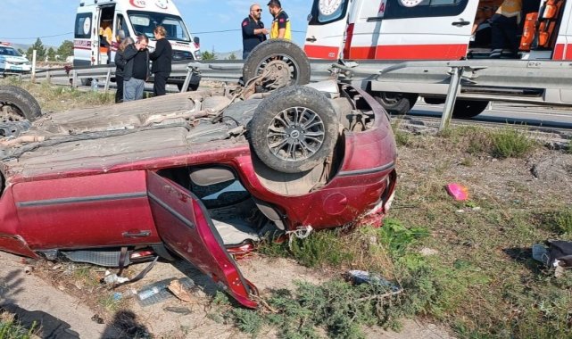 Takla atıp hurdaya dönen otomobilde 4 kişi yaralandı