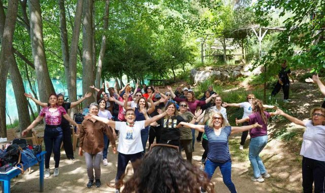 Tarsuslu kadınlar 'Sağlık için Hareket Et Günü'nü doğada kutladı