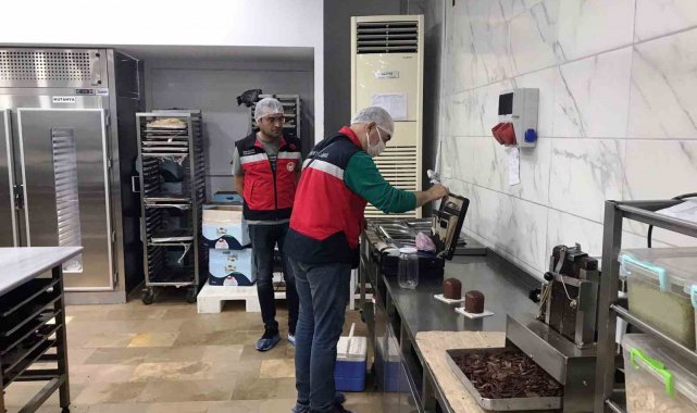 Tavşanlı'da işletmelerde gıda kontrolleri ve numune alımı
