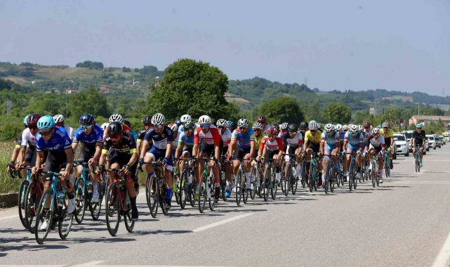 Tour Of heyecanı Sakarya'da sürüyor: Podyumda 2 Türk pedal