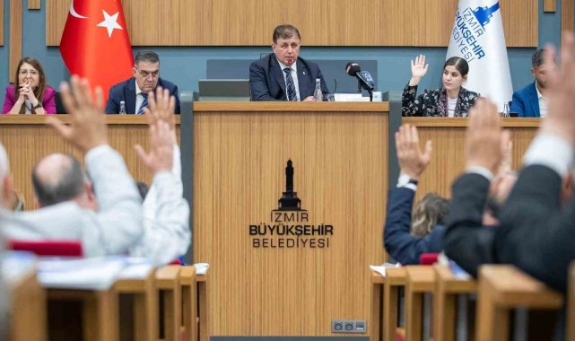 Tugay: "Otoparkı boşaltmak ve en kısa zamanda yıkmak zorundayız"
