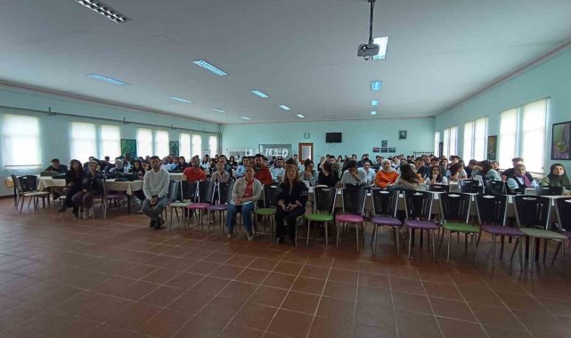 Üniversiteli gençlere, evlilik öncesi eğitim konulu seminer verildi