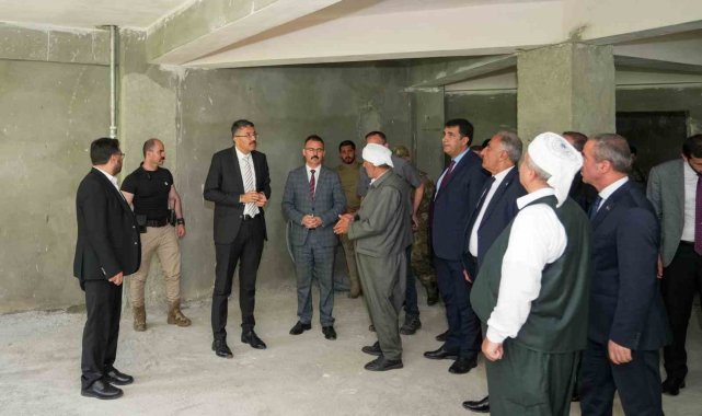 Vali Çelik, Kur'an kursu inşaatında incelemelerde bulundu