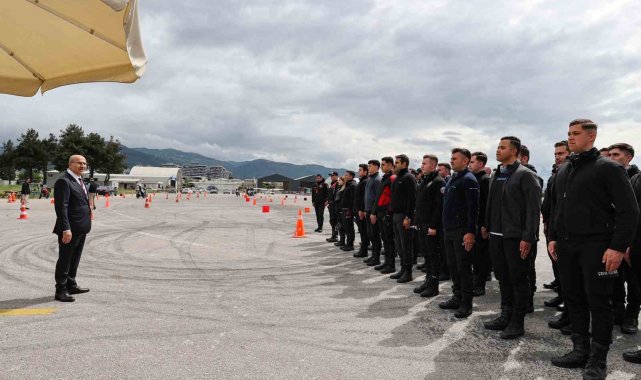 Vali Demirtaş'tan jandarma ve polis kursiyerlere moral ziyareti
