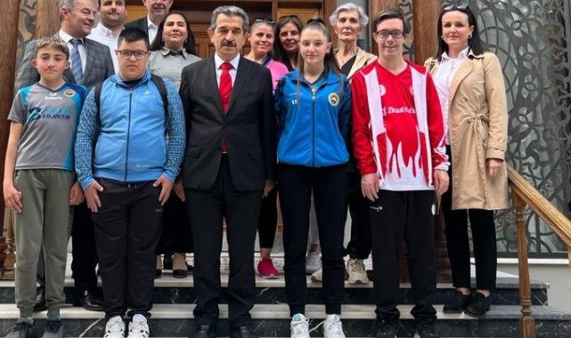 Vali Ekici başarılı sporcuları ağırladı