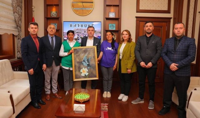 Vali Eldivan Engelsiz Yaşam Bakım ve Rehabilitasyon Merkezi sakinlerini makamında misafir etti
