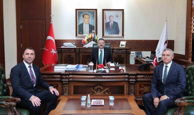 Vali Hüseyin Aksoy, Başkan Karabacak'ı makamında kabul etti