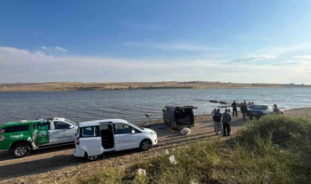 Yasağa rağmen balık avı yapanlara jandarmadan baskın