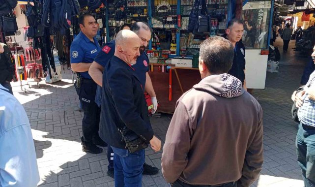 Yaşlı adam yürürken çarptığı ailedeki erkek tarafından darp edildi