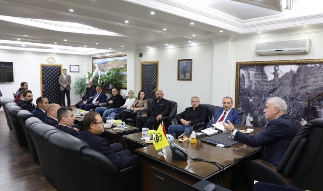 Yerel Yönetimler Başkan Yardımcısı Öz, Başkan Memiş ile bir araya geldi