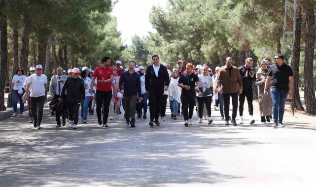 Yılmaz, sağlıklı yaşamı teşvik etmek için yürüdü