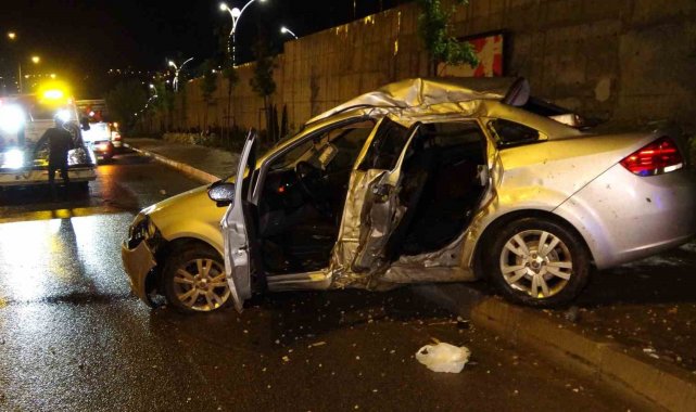 Yozgat'ta kontrolden çıkan otomobil ağaca çarparak durabildi: 1 yaralı