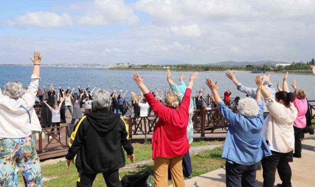 65 yaş üstü vatandaşlar "hayatın içinde"