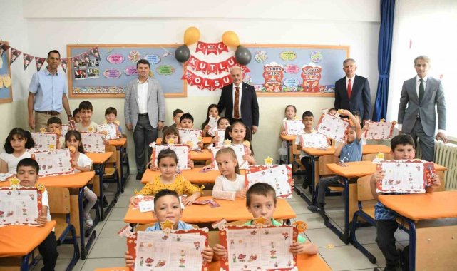 Aksaray'da öğrencilerin karne heyecanı