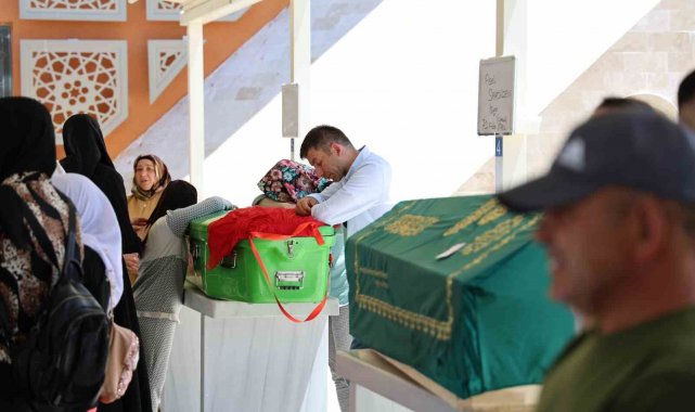Ani ölümü herkesi hüzne boğmuştu, minik Asel son yolculuğuna uğurlandı