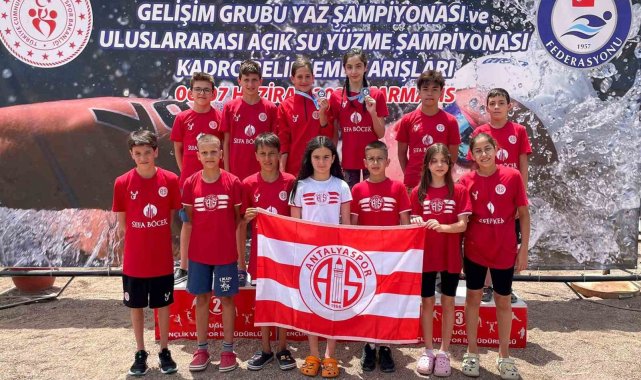 Antalyaspor'un 7 yüzücüsü milli takımda