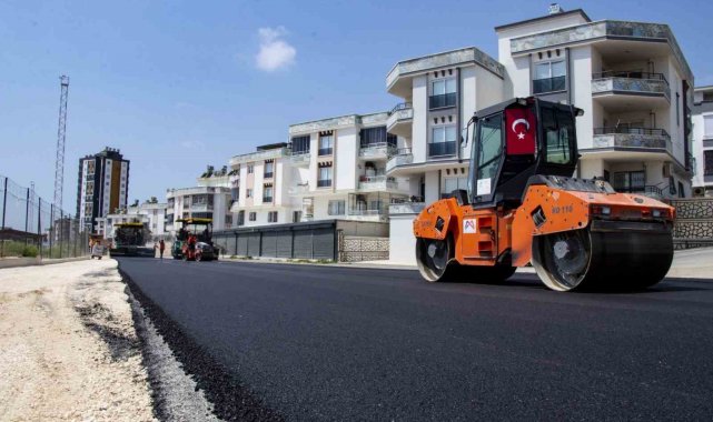 Arpaçsakarlar'da sıcak asfalt çalışması