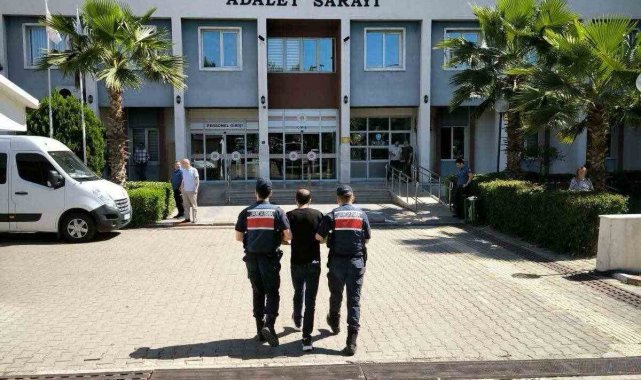 Aydın'da 14 ayrı suçtan aranan şüpheli jandarmadan kaçamadı